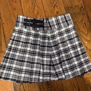 NWT Guess Black and White Mini Plaid Skater Skirt with Buckle Detail MSRP $49 10
